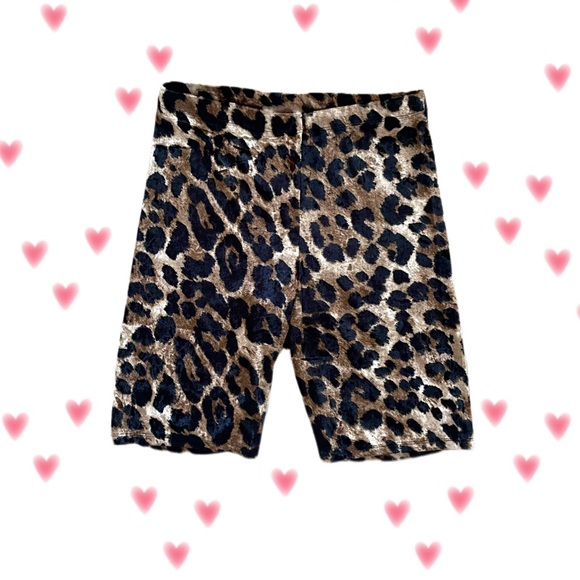 Biker Shorts - Leopard Print ⭐️ - Picture 2 of 2